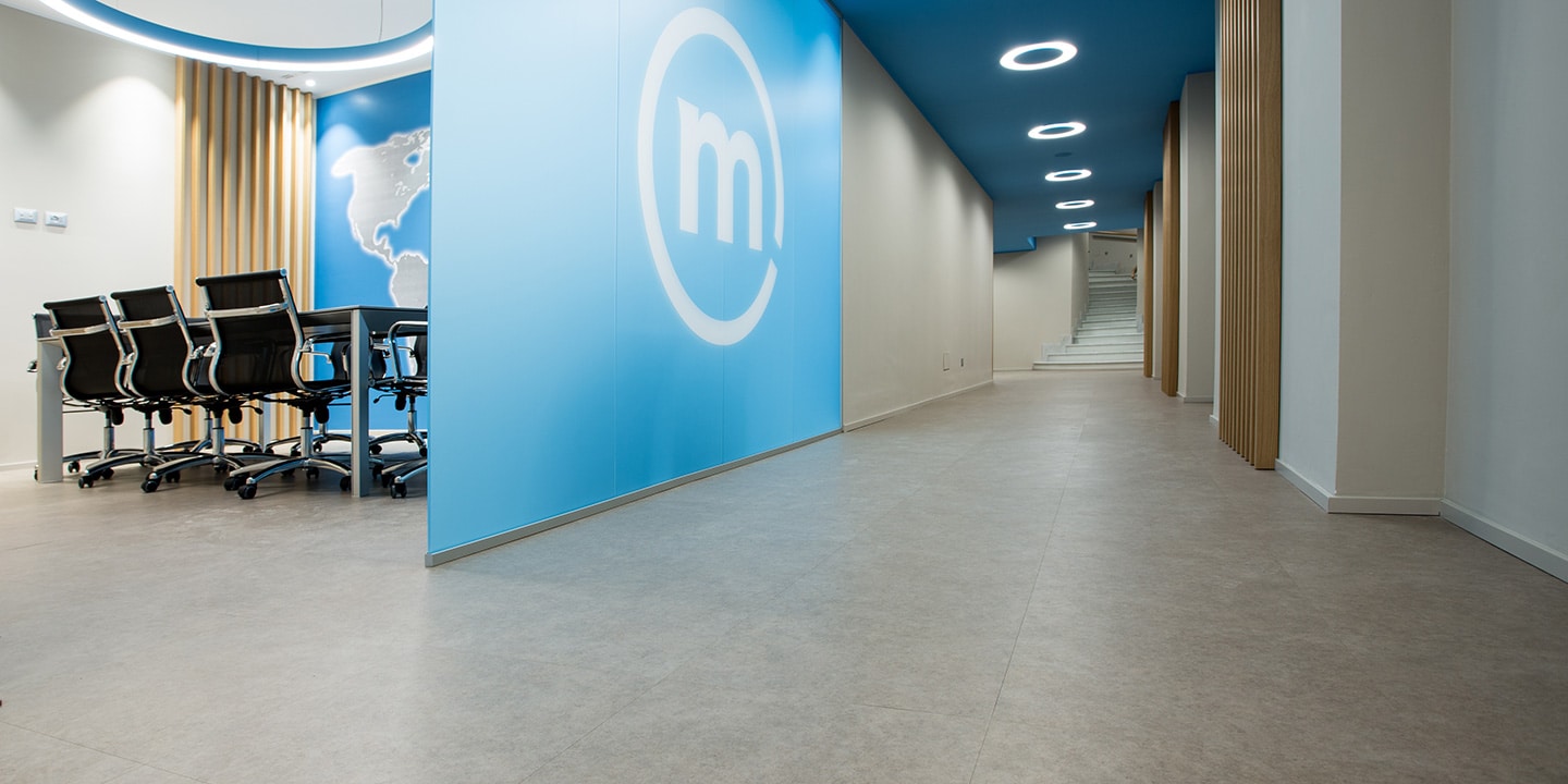 liuni-pavimenti-vinilici-effetto-pietra-uffici