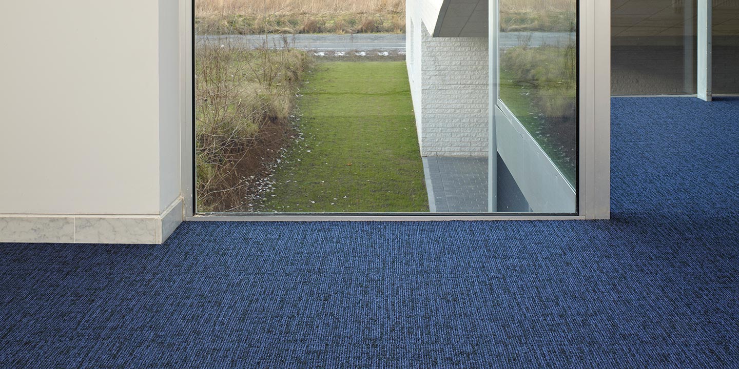 liuni_moquettes_tufted_boucle_quadrotte_autoposanti_first-absolute-575