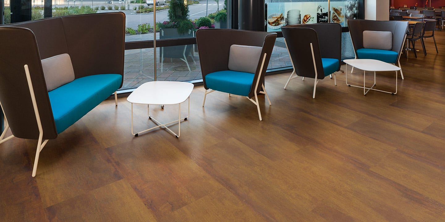 liuni_pavimenti_stampati_lvt_pietra_incollo_expona_commercial_5098-rusted-metal