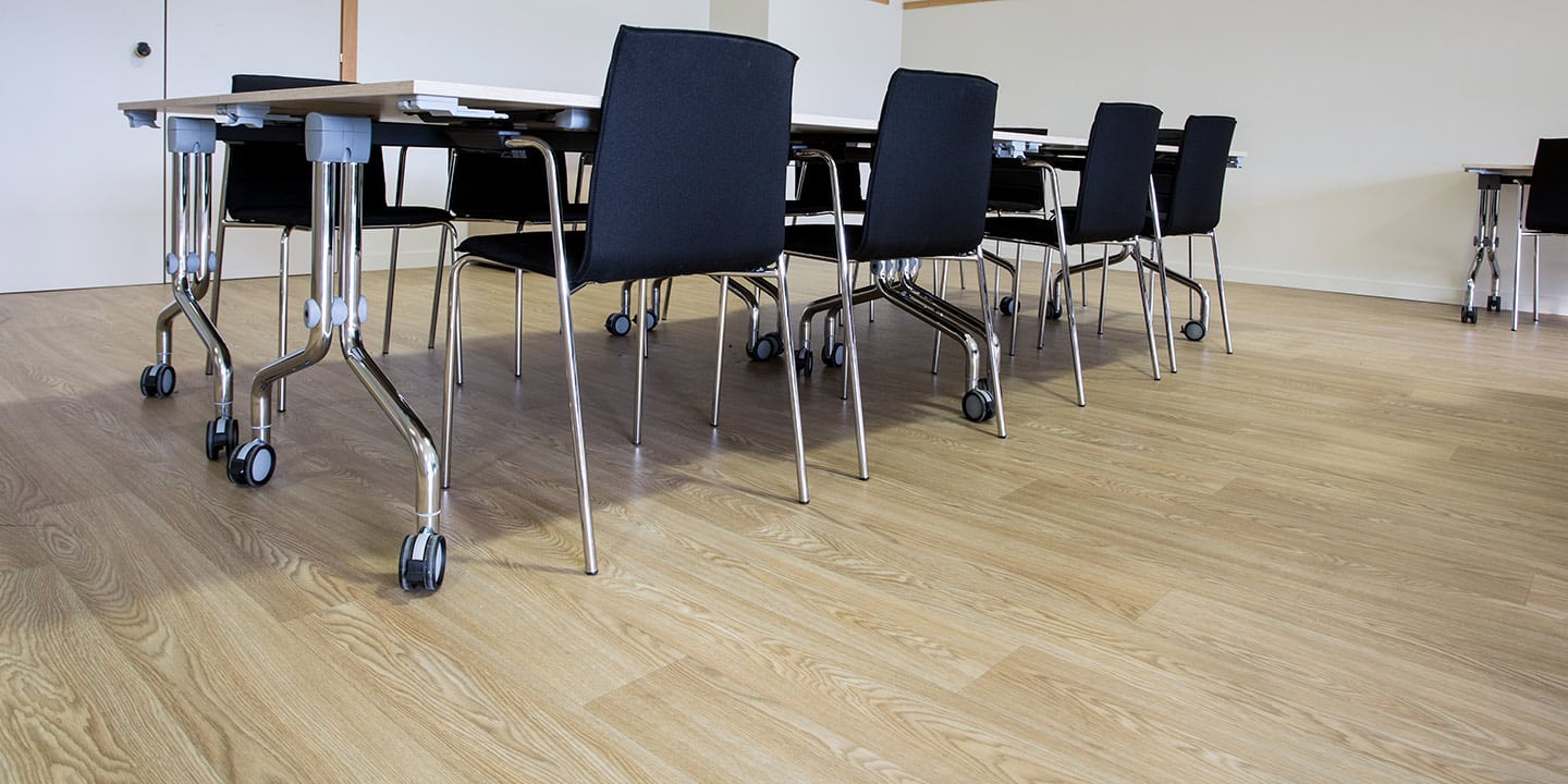 liuni-pavimenti-vinilici-eterogenei-expona-flow-wood-blond-oak-4