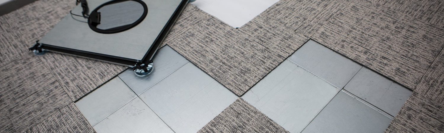 Moquette in quadrotte autoposanti su sopraelevato