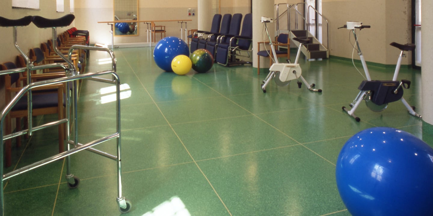 pavimenti-rsa-palestra-riabilitazione
