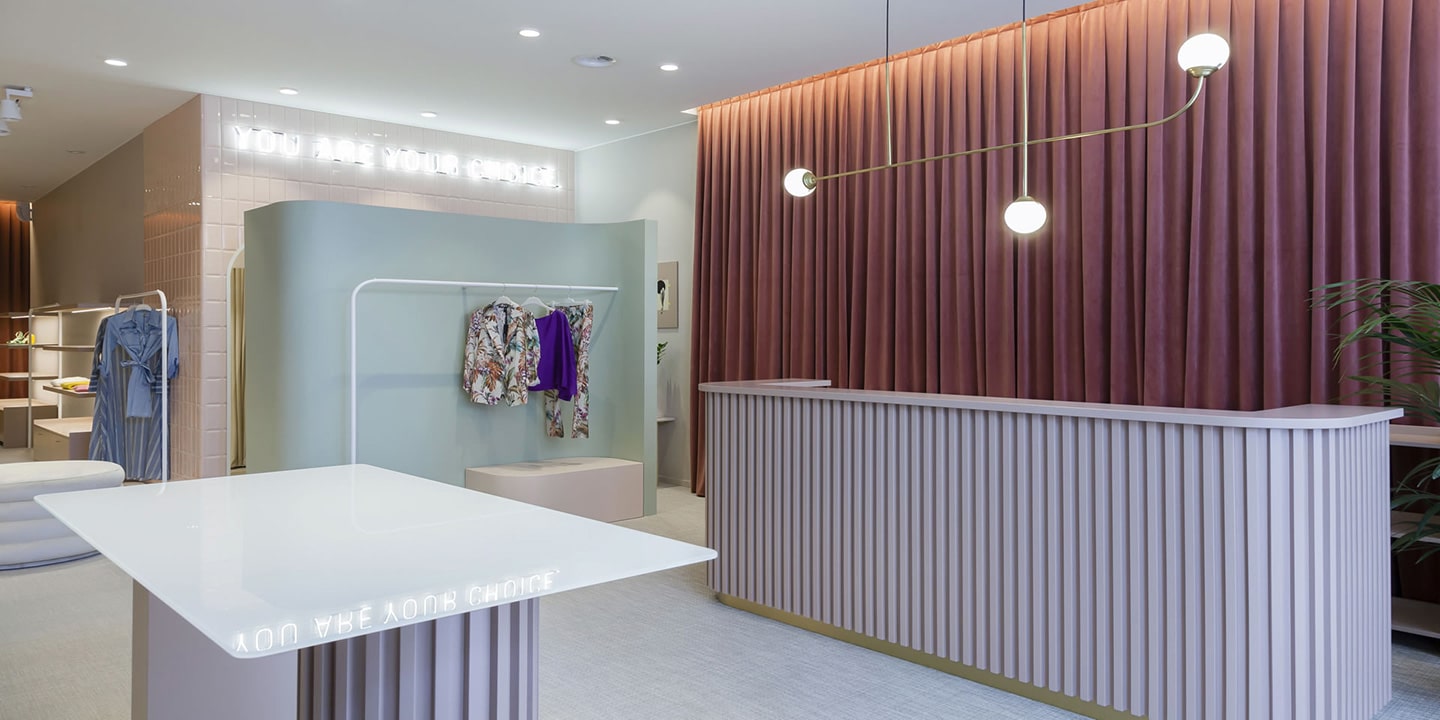 bolon_pavimenti_plas_fashion_store_gravina_puglia_bari_interior_design_project_arredo_d_interni_midcentury_pleroo_architects_studio